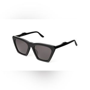 Illesteva Lisbon Sunglasses